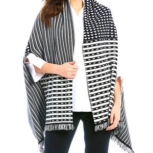 Ming Wang Shrug - Geometric Pattern - B/W